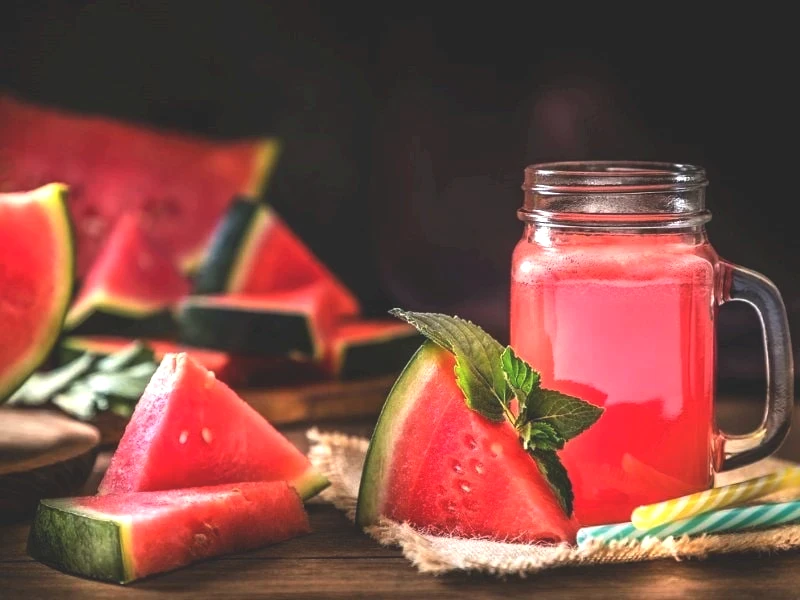 karpuzlu-smoothie-9b8e445e-1e36-410e-94d9-3eceac84c489.jpg
